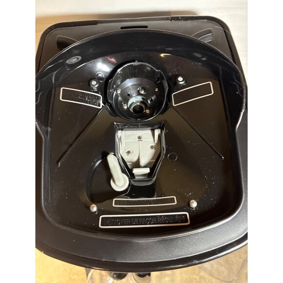 Cuisinart Fully Automatic Burr Grind & Brew Coffee Maker DGB-950BC - Picture 8 of 16